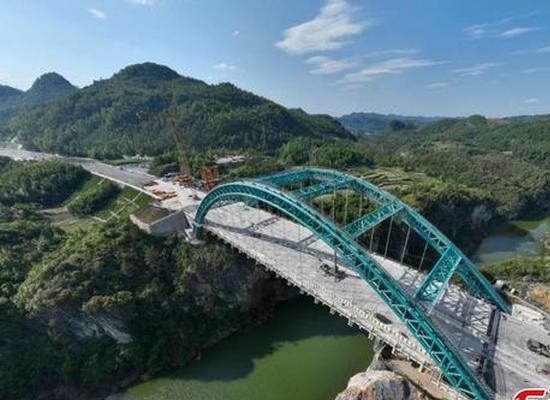 A glimpse of Lami River bridge under construction in Guizhou