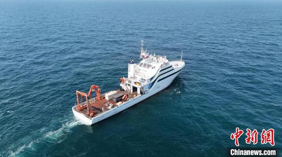 Tongji, China's first marine intelligent scientific research vessel, conducts an eight-day trial voyage. (Photo/China News Service)