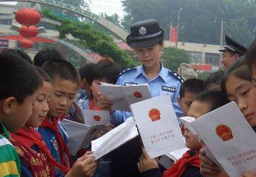 China executes three criminals who raped minors