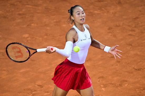 China's Zheng Qinwen defeats world No.1 Sabalenka for the first time to reach semifinals of Italian Open. (Photo from WTA) China's Zheng Qinwen defeats world No.1 Sabalenka for the first time to reach semifinals of Italian Open. (Photo from WTA)