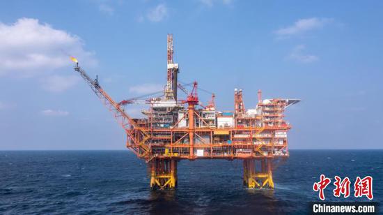 File photo shows the Enping 15-1 oil platform 200 km southwest of Shenzhen, South China Sea. (Photo provided to China News Service)
