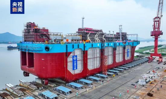 World's first self-propelled deep-sea aquaculture vessel launched in S. China