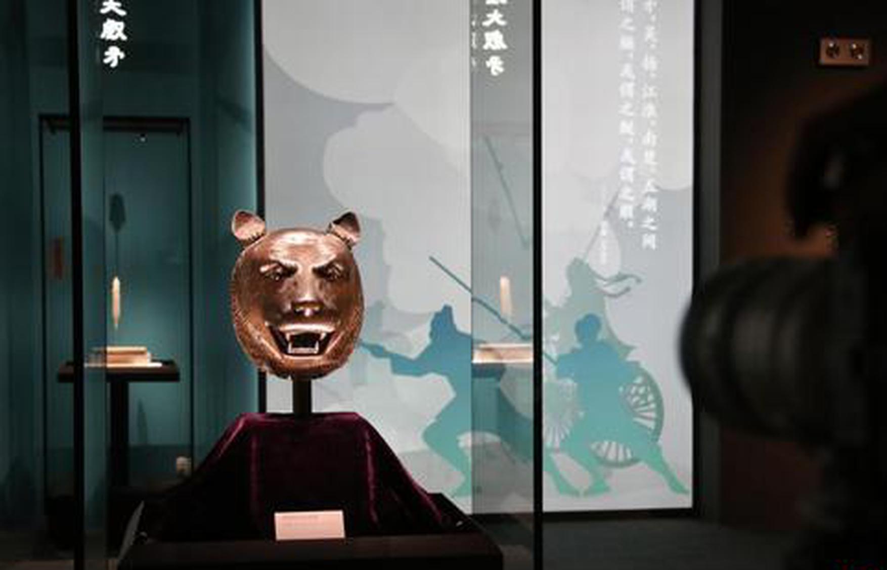 Bronze zodiac heads and returned relics from Old Summer Palace on display in Hefei