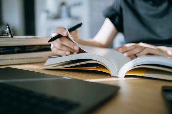 Writing's on the wall for out-of-sync Chinese university majors