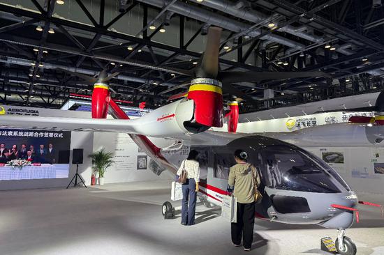 Civil aviation expo tracks China's fast but safe flight trajectory