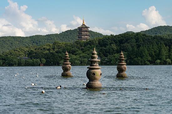 Notice urges visitor safety at tourist sites