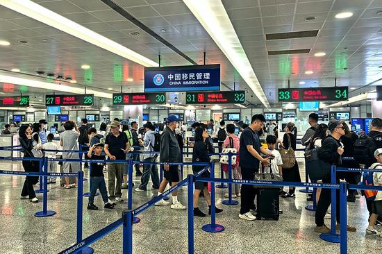Shanghai's airports see growth during Dragon Boat Festival