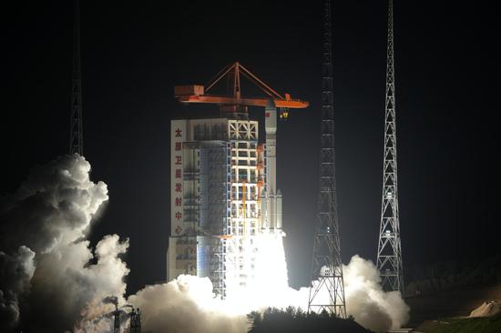 China launches internet satellite group