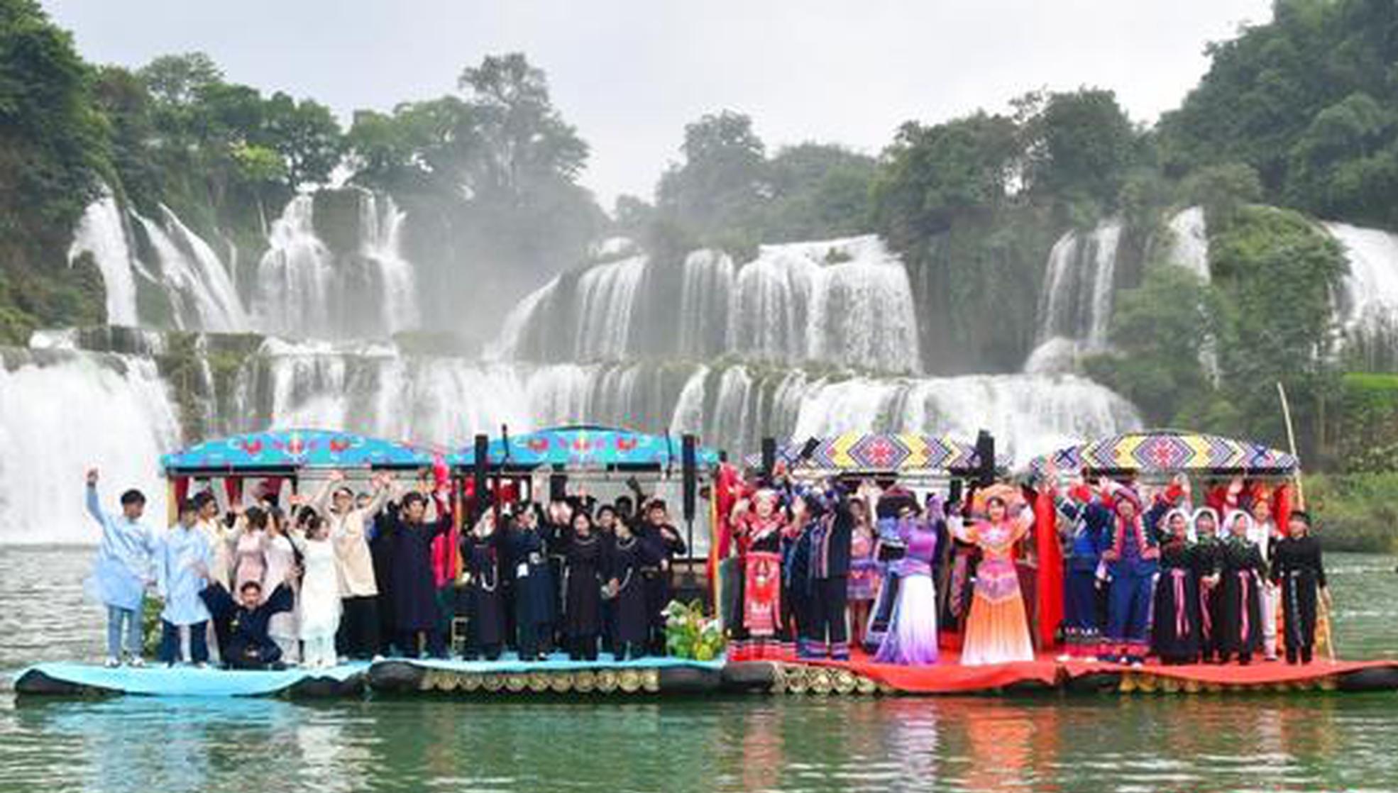 China-Vietnam cross-border folk song party held in Guangxi 