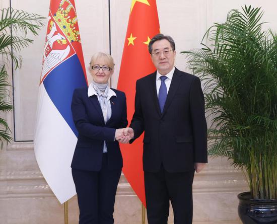 Chinese vice-premier meets with foreign guests attending Belt and Road conference