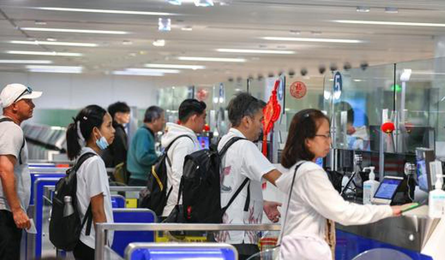 China extends 10-day visa-free transit policy to Indonesia