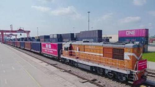 China, Central Asia launch freight trains to deepen trade
