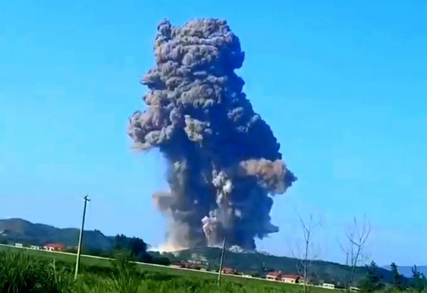 Explosion at fireworks factory in central Chna leaves 2 missing, 9 injured