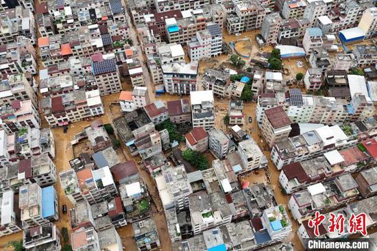 Rescue efforts are in full swing as floodwaters gradually recede in Huaiji County, Zhaoqing City, south China’s Guangdong Province, June 19, 2025. (Photo: China News Service/Chen Chuhong) Rescue efforts are in full swing as floodwaters gradually recede in Huaiji County, Zhaoqing City, south China’s Guangdong Province, June 19, 2025. (Photo: China News Service/Chen Chuhong)