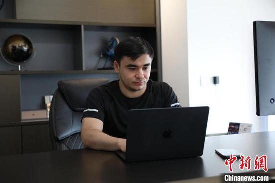 Uzbek man rides China-Europe rail boom to build export business