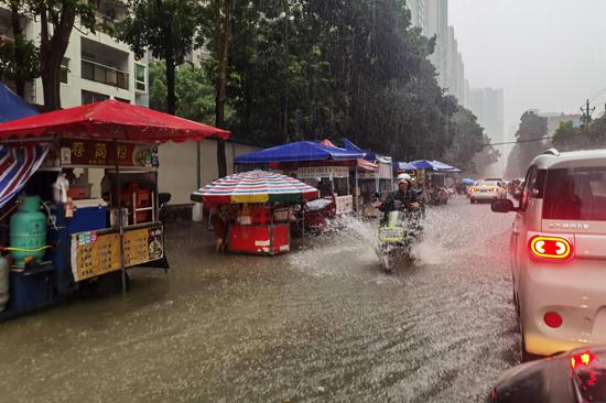 Torrential rains cause severe waterlogging in Guangxi