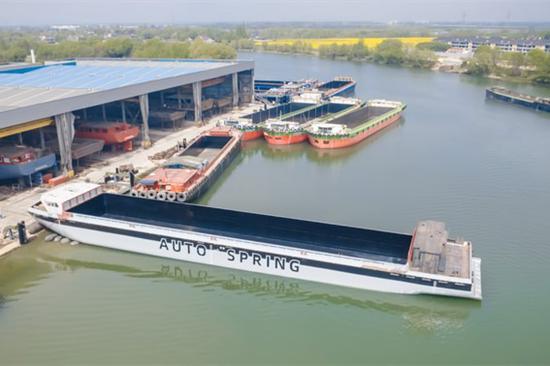 Clean energy powers inland waterway shipping