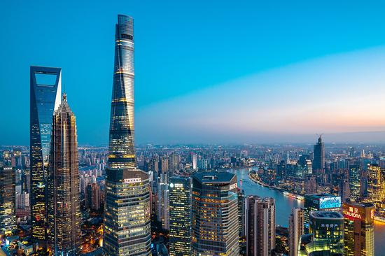 Global investors double down on Chinese assets