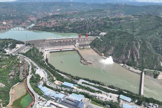 Sanmenxia Reservoir in Henan discharges water