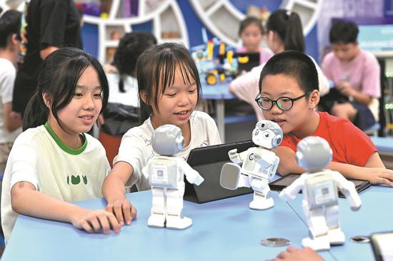 Beijing schools to launch AI classes