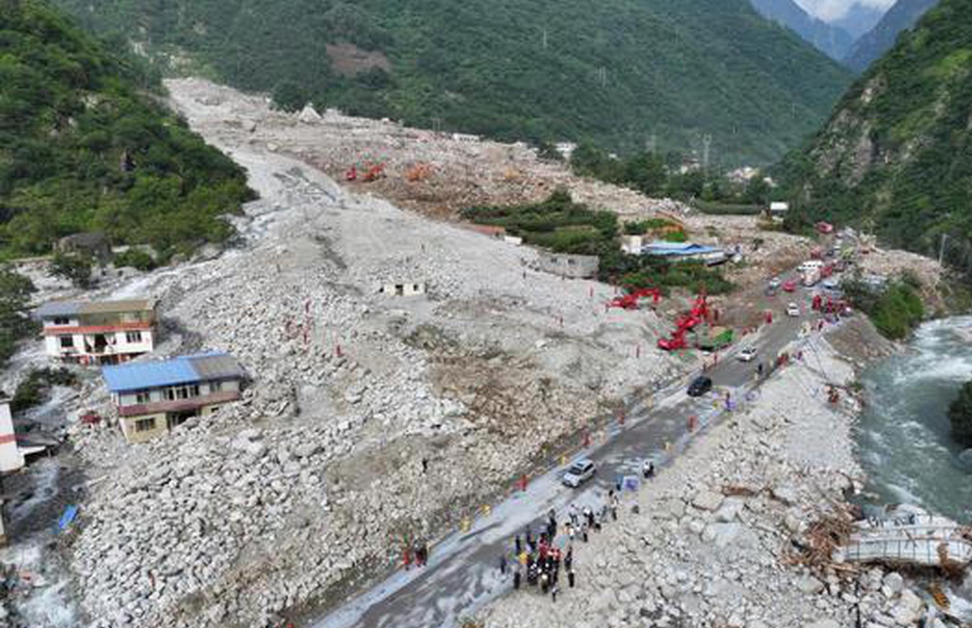 Three dead, two missing after Sichuan landslide