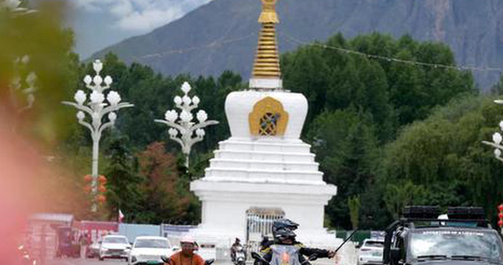 Former Xizang official handed suspended death sentence for bribery offences