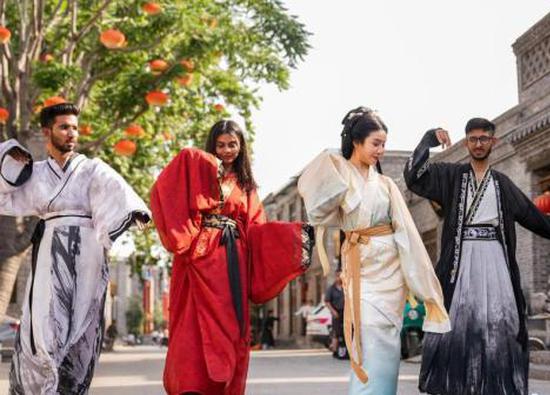 Free access boosts tourism economy at Jiangxi's Tengwang Pavilion