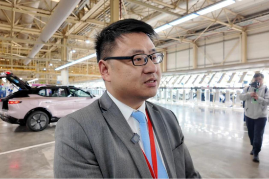 Li Jie, Director of Perfection Company (Portugal) Limited, receives an interview. Li Jie, Director of Perfection Company (Portugal) Limited, receives an interview.