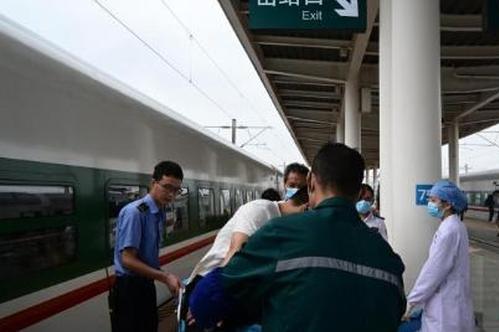 High-speed train makes emergency stop in southwest China to save critically ill passenger