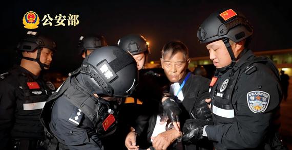 Myanmar transfers Bai Saw Chain and Bai Yin Chin to the Chinese authorities. (Photo/The Ministry of Public Security of China)