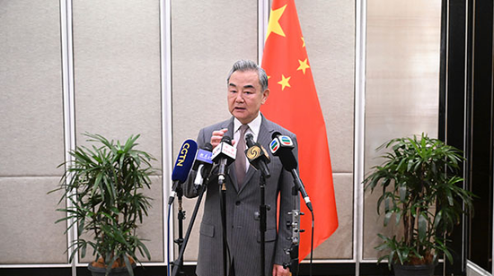 Wang Yi hails China-ASEAN cooperation, calls for openness amid U.S. tariffs