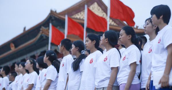 1,500 students from western China join Beijing peers to watch flag-raising ceremony at Tiananmen Square