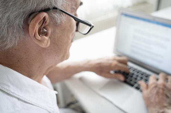 China's aging population takes to the web