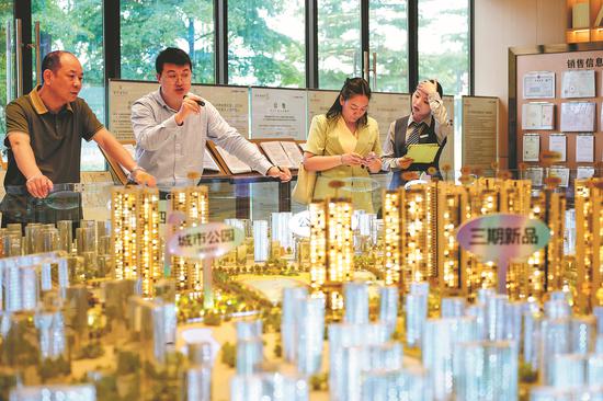 Loan data points to stabilizing realty sector