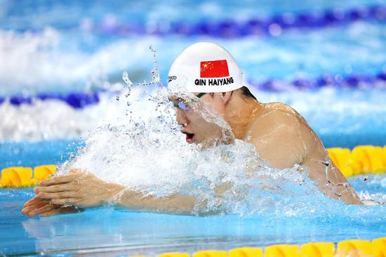 Qin Haiyang wins China's first swimming gold at Singapore Worlds
