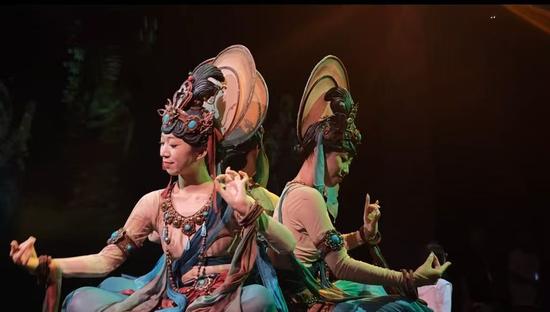 Night economy and domestic cultural IPs boost tourism market in NW China's Gansu