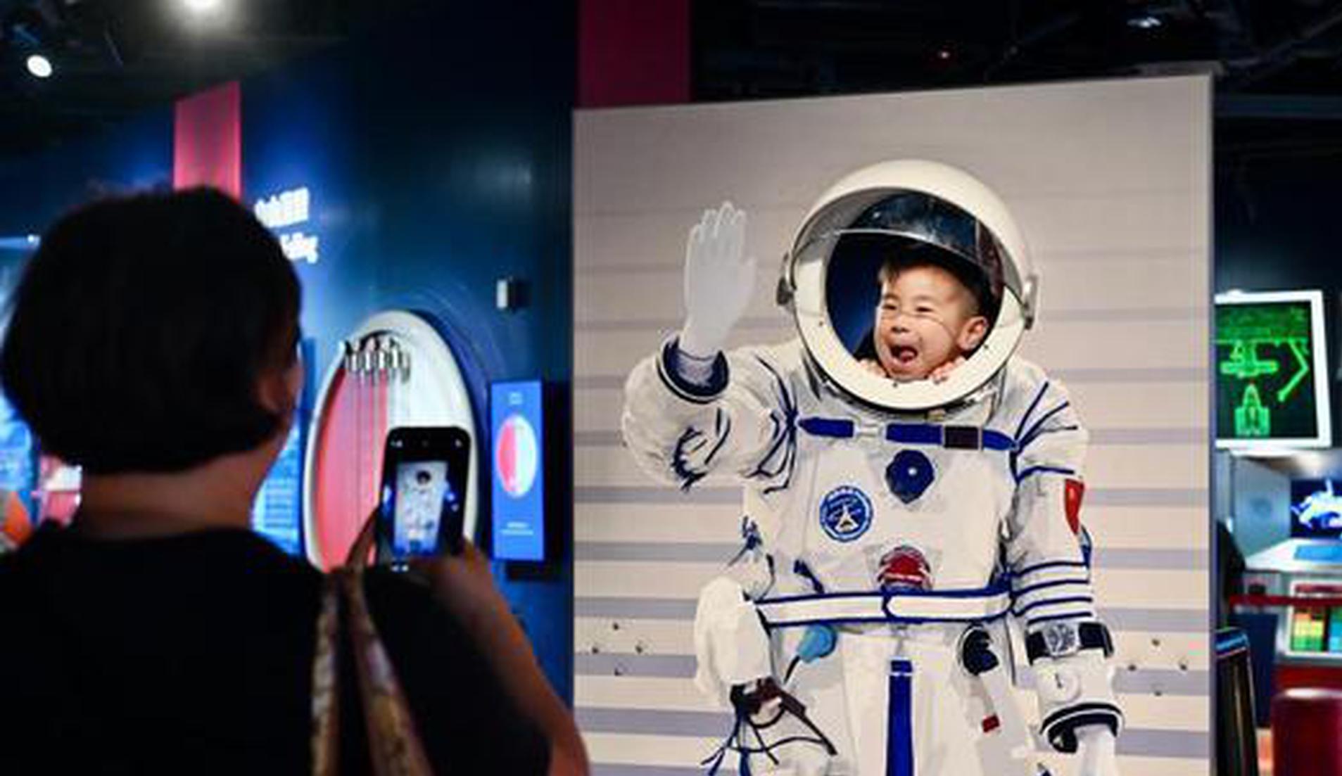 Chinese spacesuit reaches 20 spacewalks, extending in-orbit lifespan