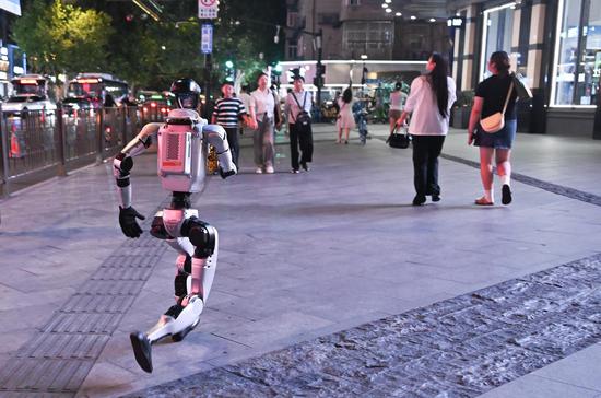 Humanoid robot attracts public attention in E China's Hangzhou