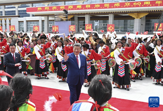 Xi leaves Xizang after attending region's 60th founding anniversary celebrations