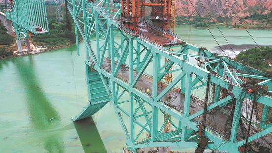 12 dead, 4 missing after bridge collapses in Qinghai