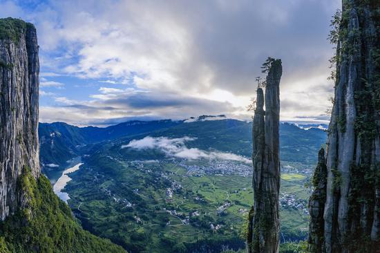 Picturesque view of Enshi Grand Canyon in central China's Hubei 