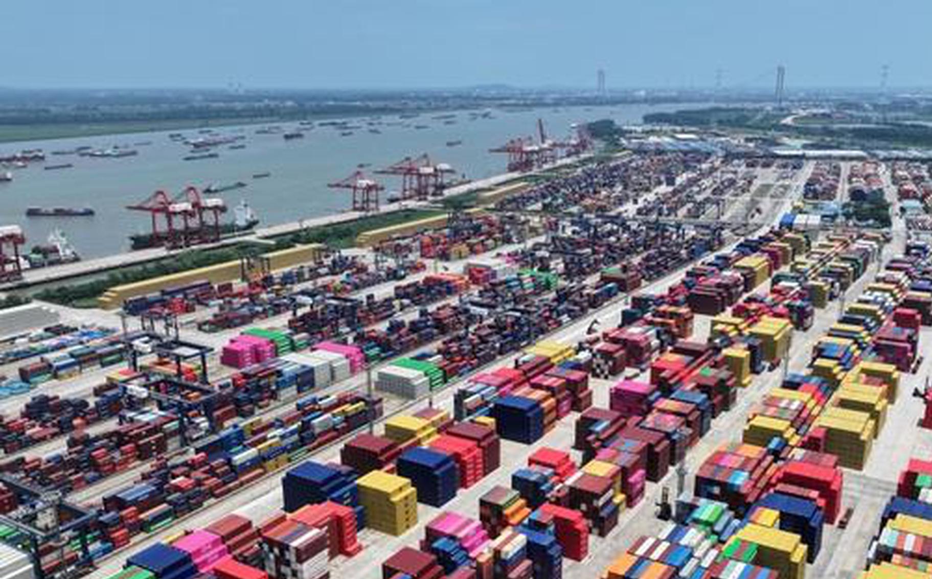 China steps up efforts to boost opening-up