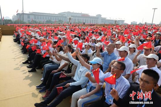 China showcases new-generation tanks in V-Day parade