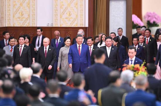 Xi addresses V-Day reception