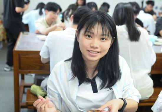 China's education ministry demands top ethical marks from teachers