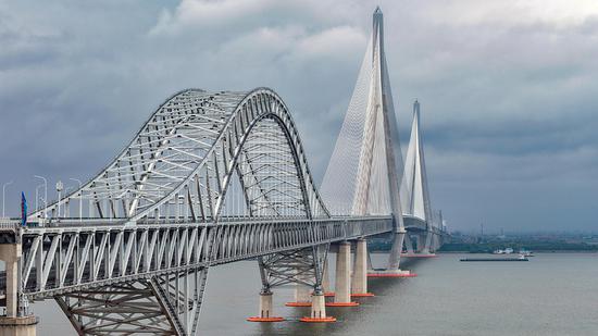 Marvelous Changtai Yangtze River Bridge opens to traffic