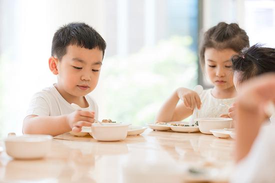 China's top court cracks down on campus food safety violations