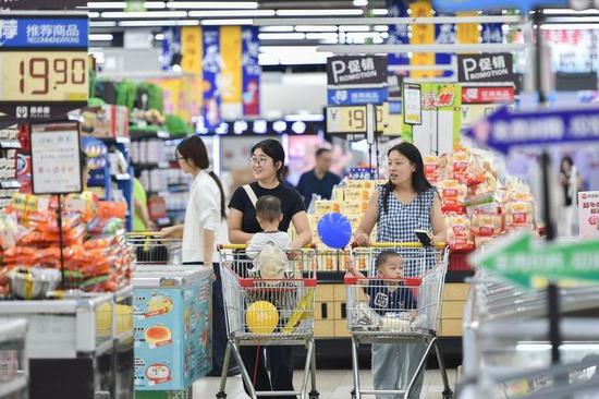 China eyes enhanced public service investments