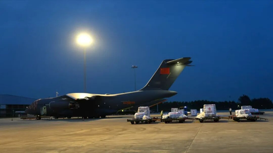 The first batch of emergency earthquake relief supplies provided by the Chinese government to Afghanistan departs on Sept.7. (Photo provided to China News Service) The first batch of emergency earthquake relief supplies provided by the Chinese government to Afghanistan departs on Sept.7. (Photo provided to China News Service)