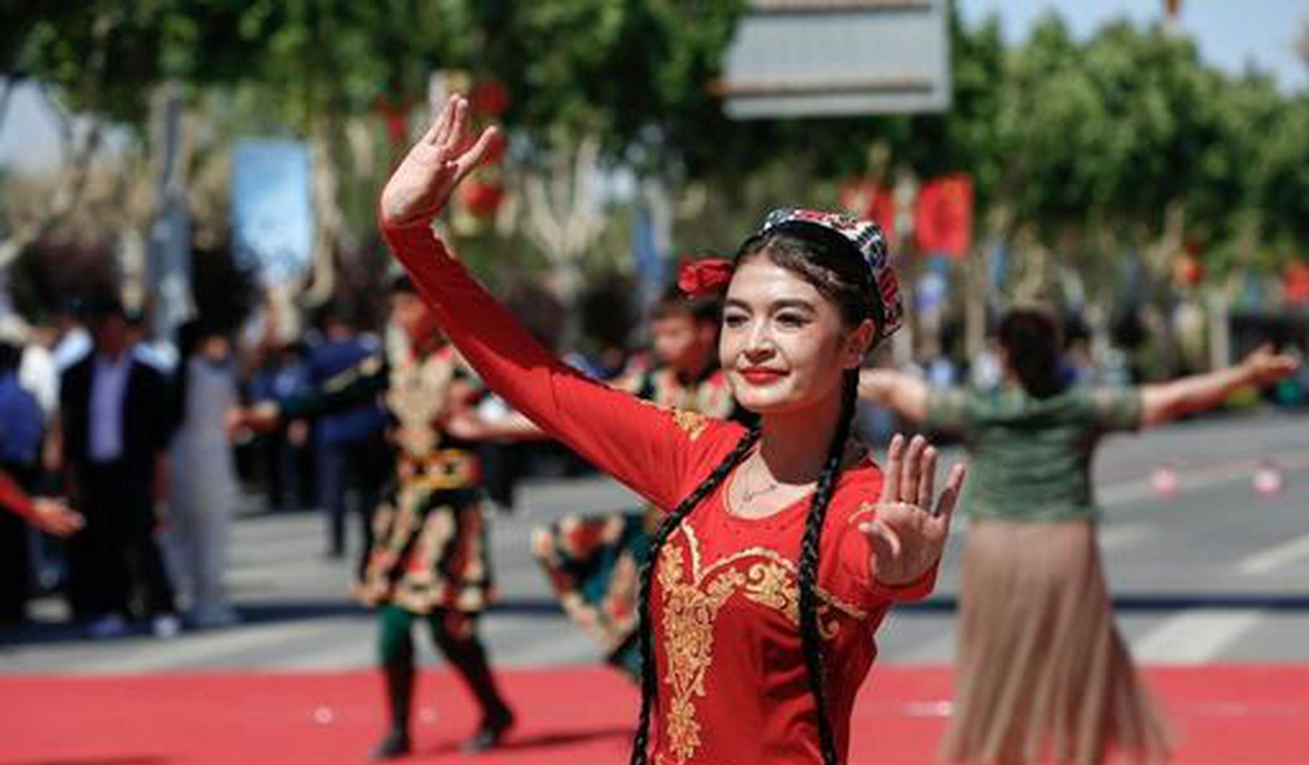 Xinjiang guarantees religious freedom, lawfully administers religious affairs: white paper